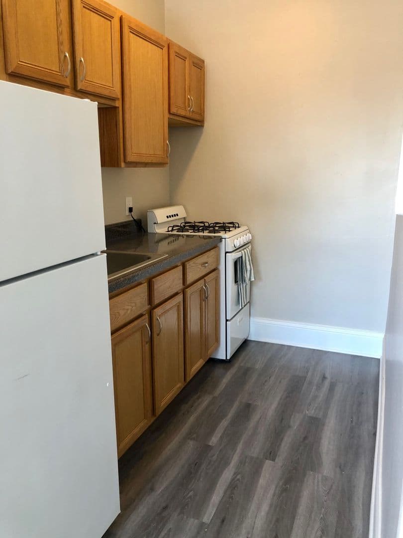 Chicago Apartment: 5424 S. Cornell Ave
