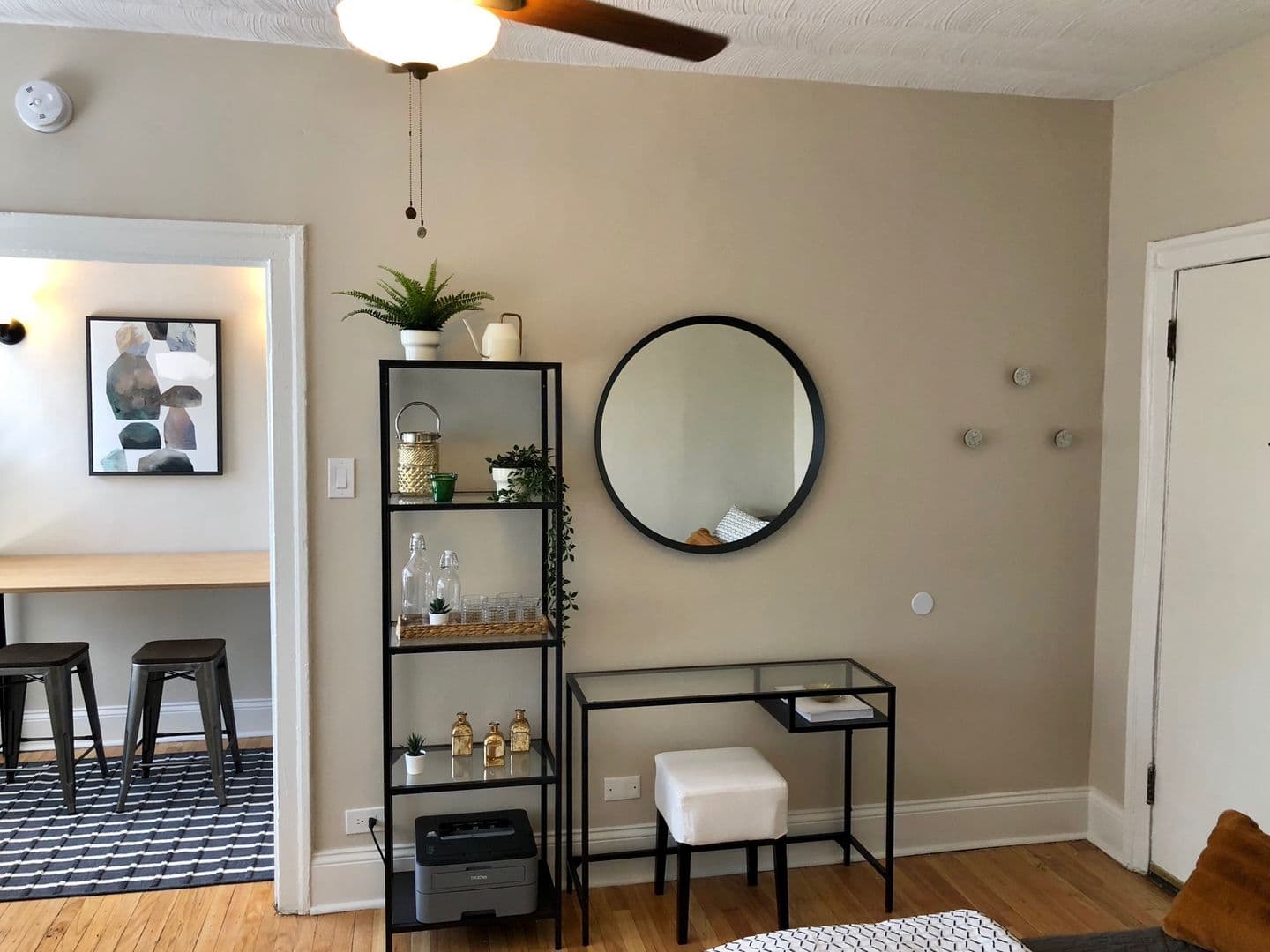 Chicago Apartment: 5424 S. Cornell Ave