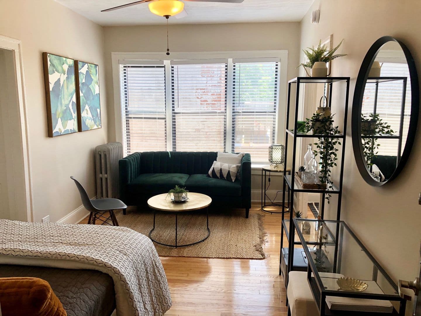Chicago Apartment: 5424 S. Cornell Ave