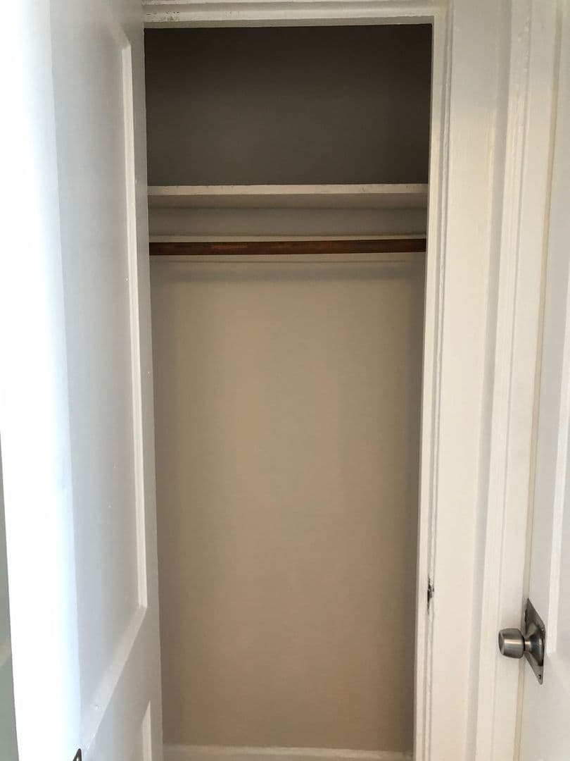 Chicago Apartment: 5424 S. Cornell Ave