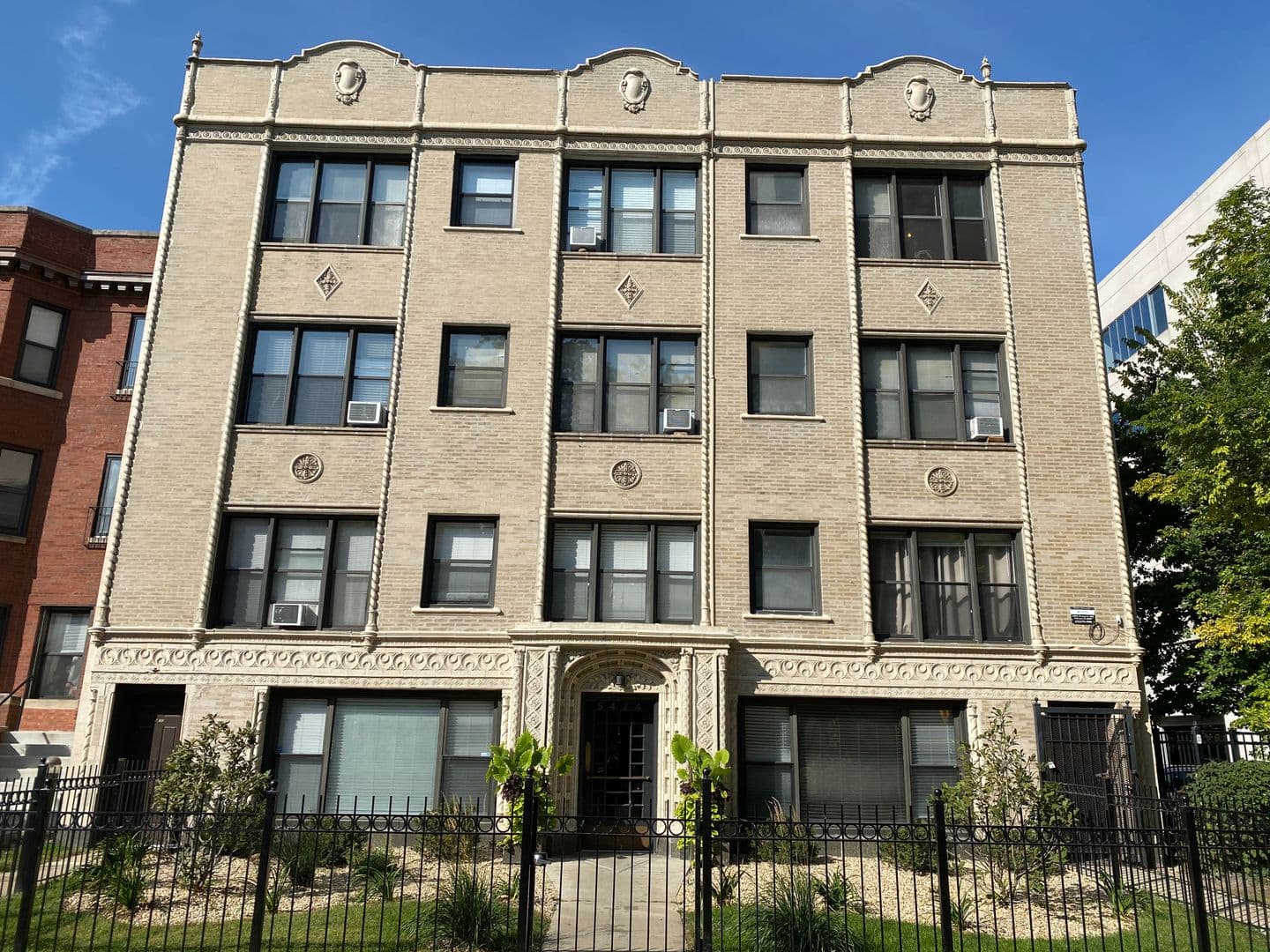 Chicago Apartment: 5424 S. Cornell Ave