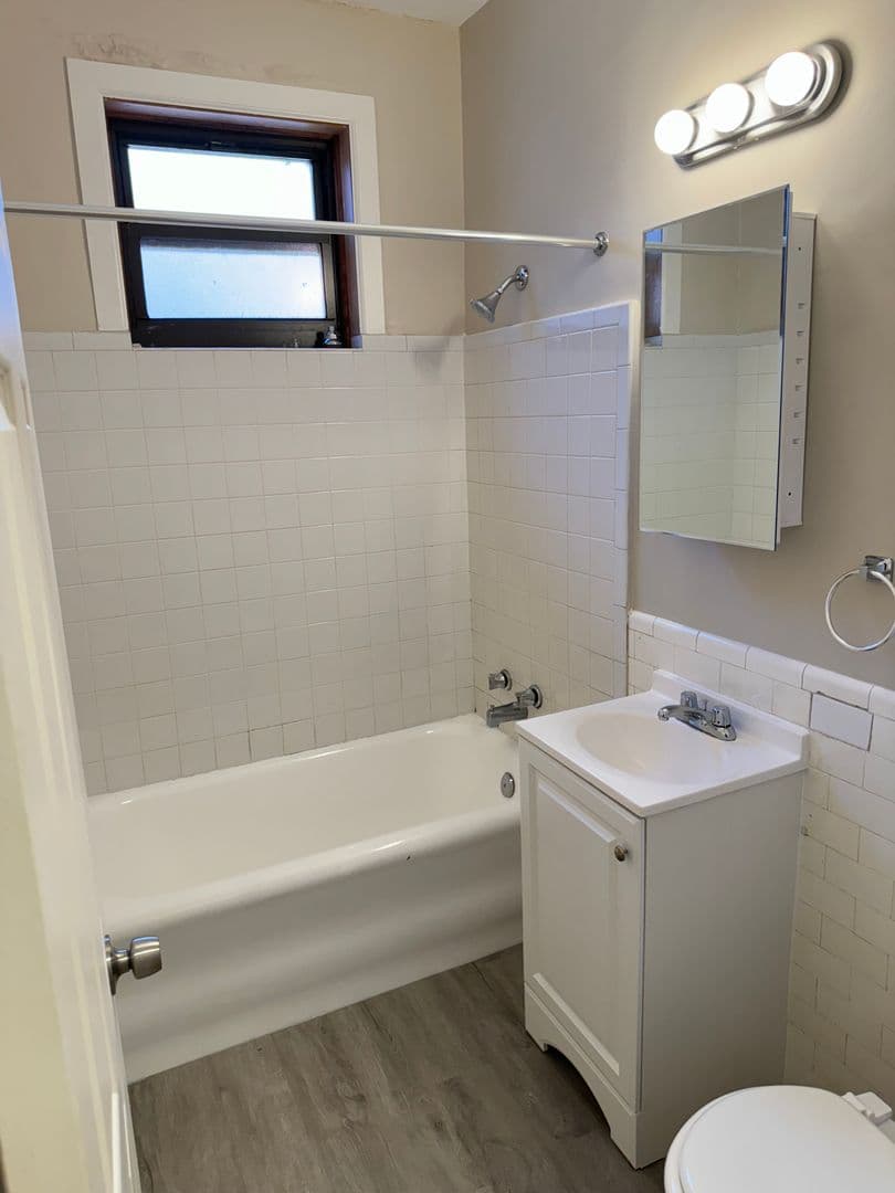 Chicago Apartment: 7263 S South Shore Drive