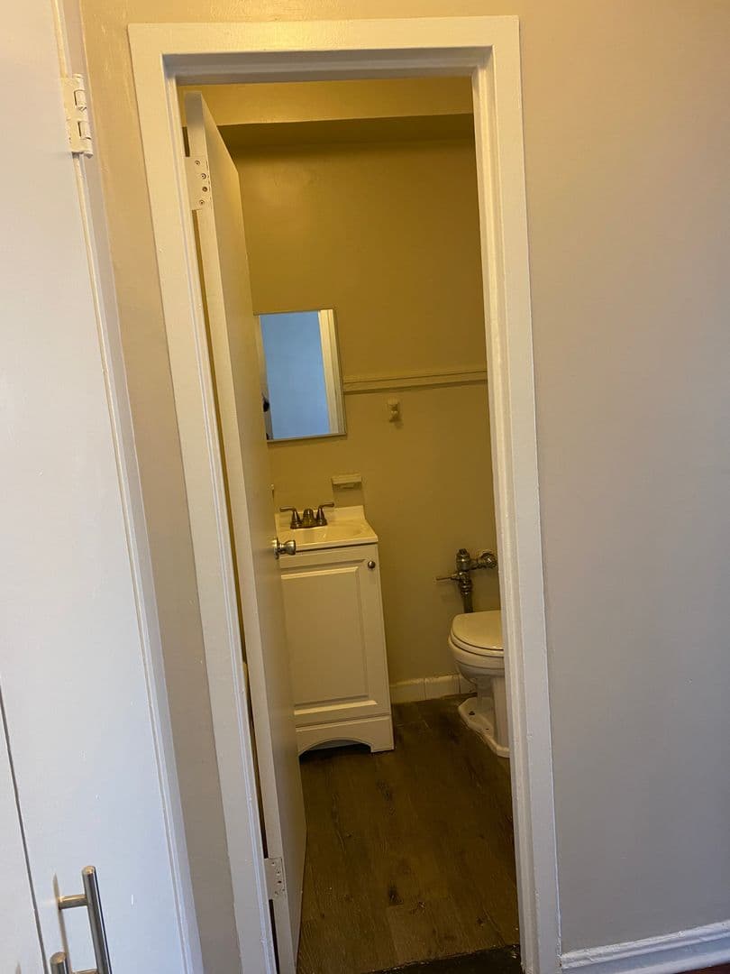 Chicago Apartment: 7220 S. South Shore Drive