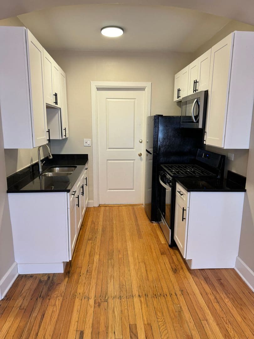 Chicago Apartment: 7263 S South Shore Drive