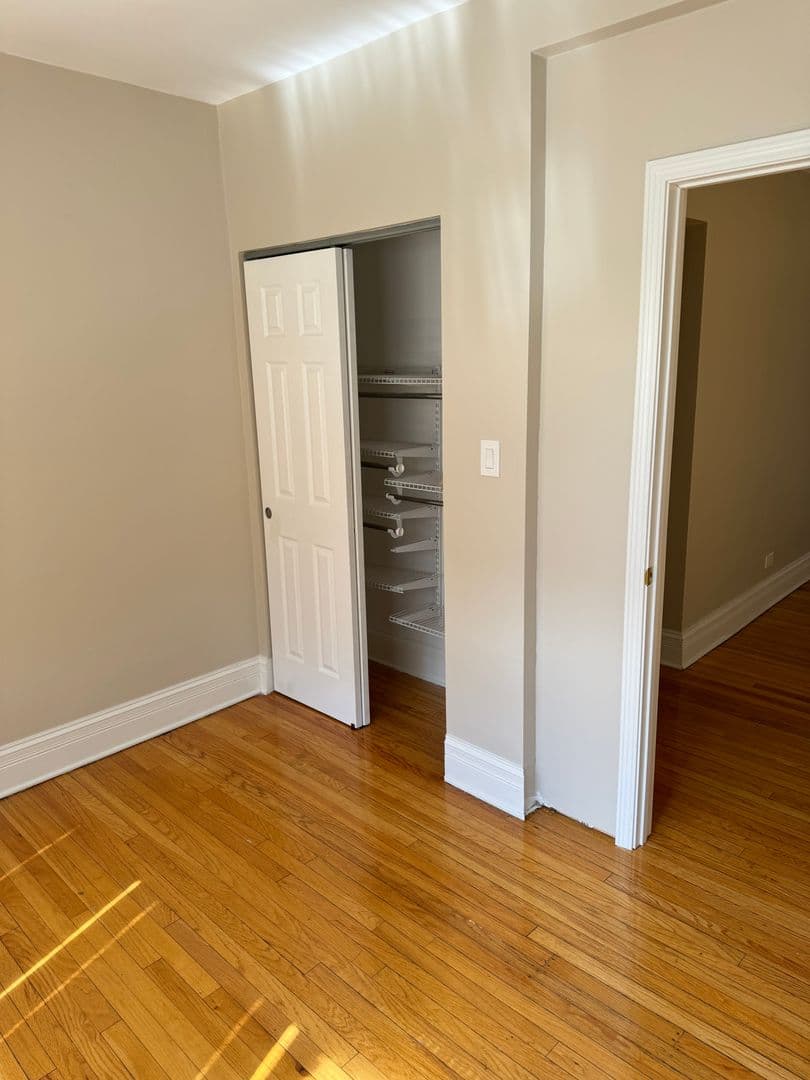 Chicago Apartment: 7263 S South Shore Drive
