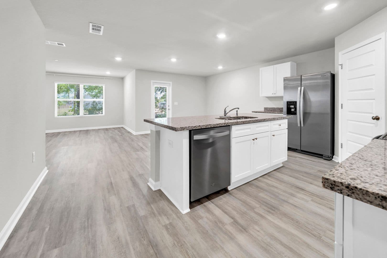 CRESTVIEW House: 3107 TRICIA CIRCLE
