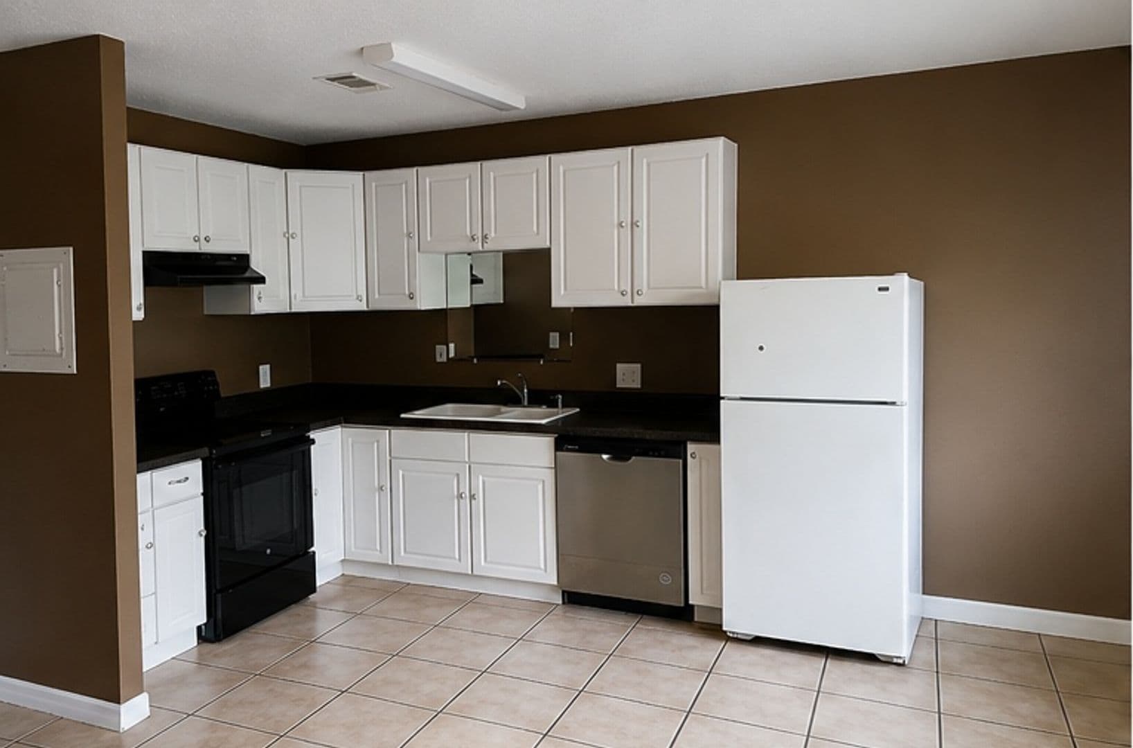 FORT WALTON BEACH Apartment: CHICAGO AVE SE