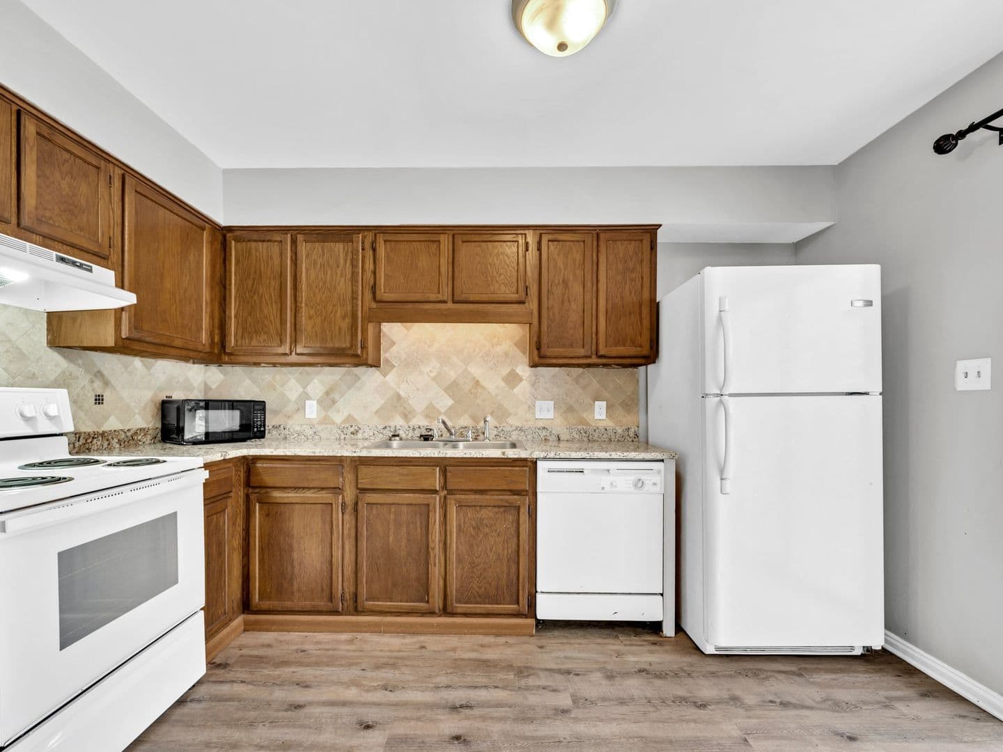 NICEVILLE Apartment: HICKORY AVENUE