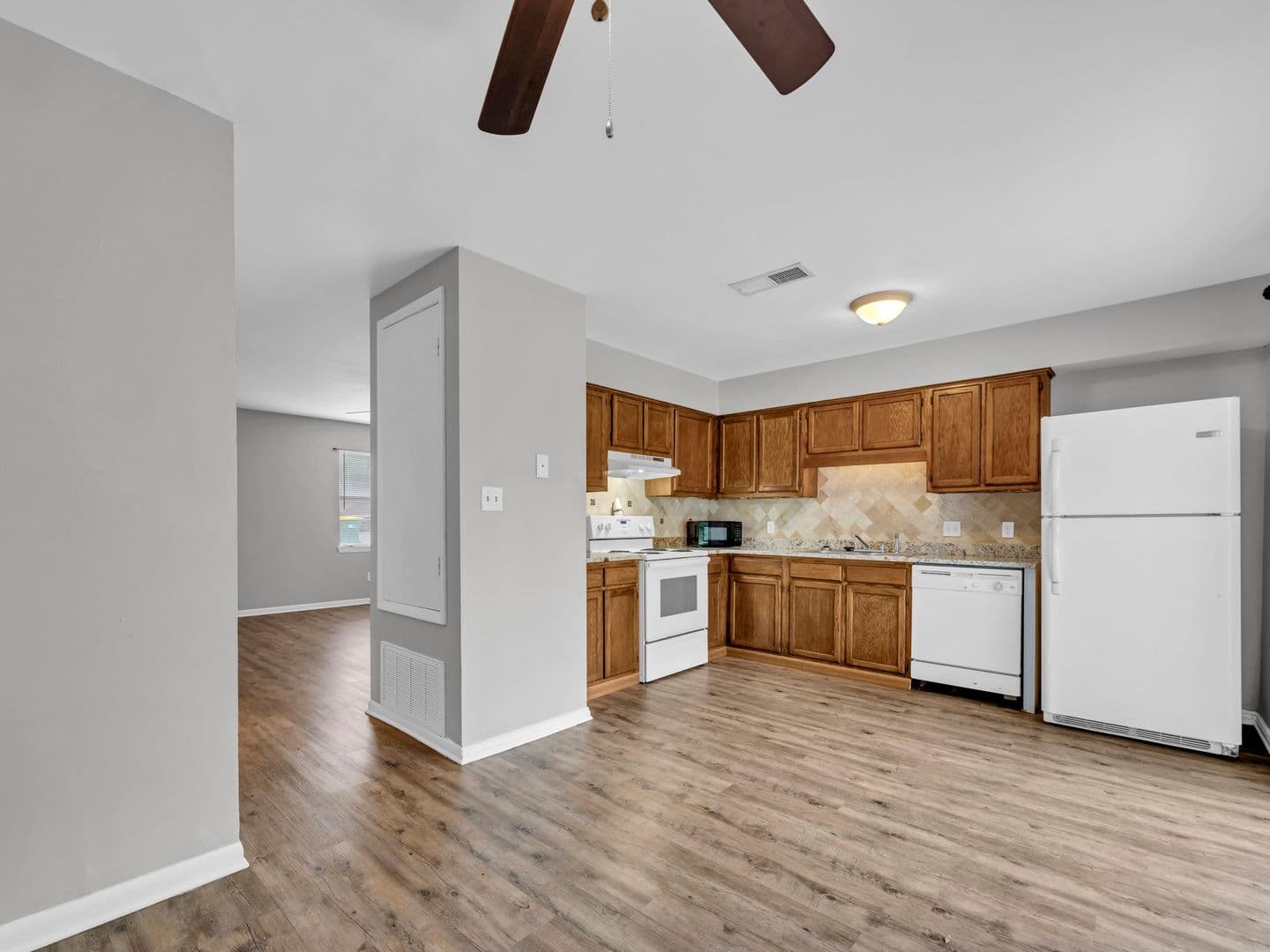 NICEVILLE Apartment: HICKORY AVENUE