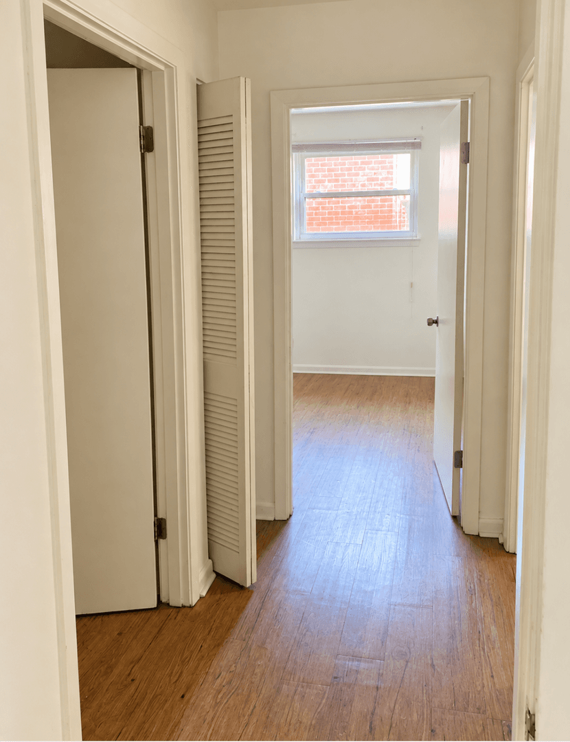 Madison Heights Apartment: 4995 S Amherst Hwy