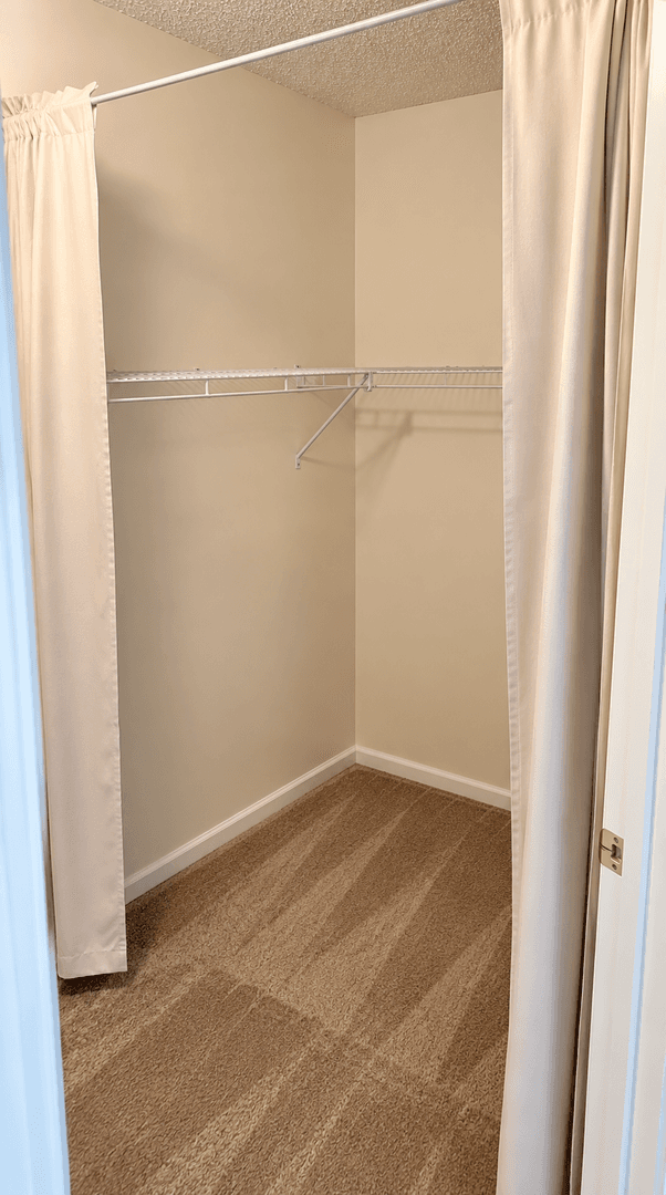 Radford Apartment: 109 Ridgewood Lane