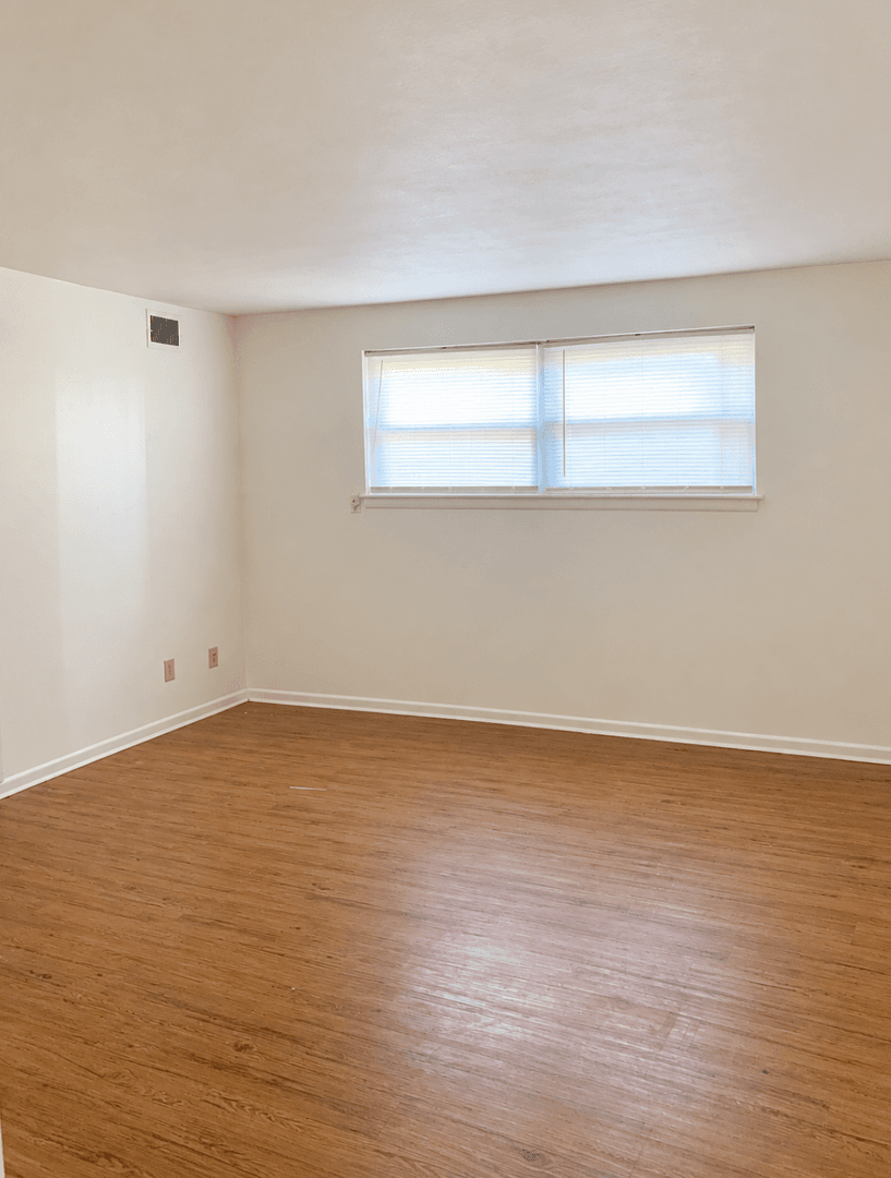 Madison Heights Apartment: 4995 S Amherst Hwy