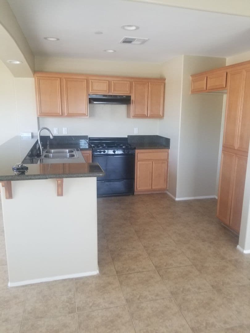Desert Hot Springs Apartment: 65568 Acoma Ave.