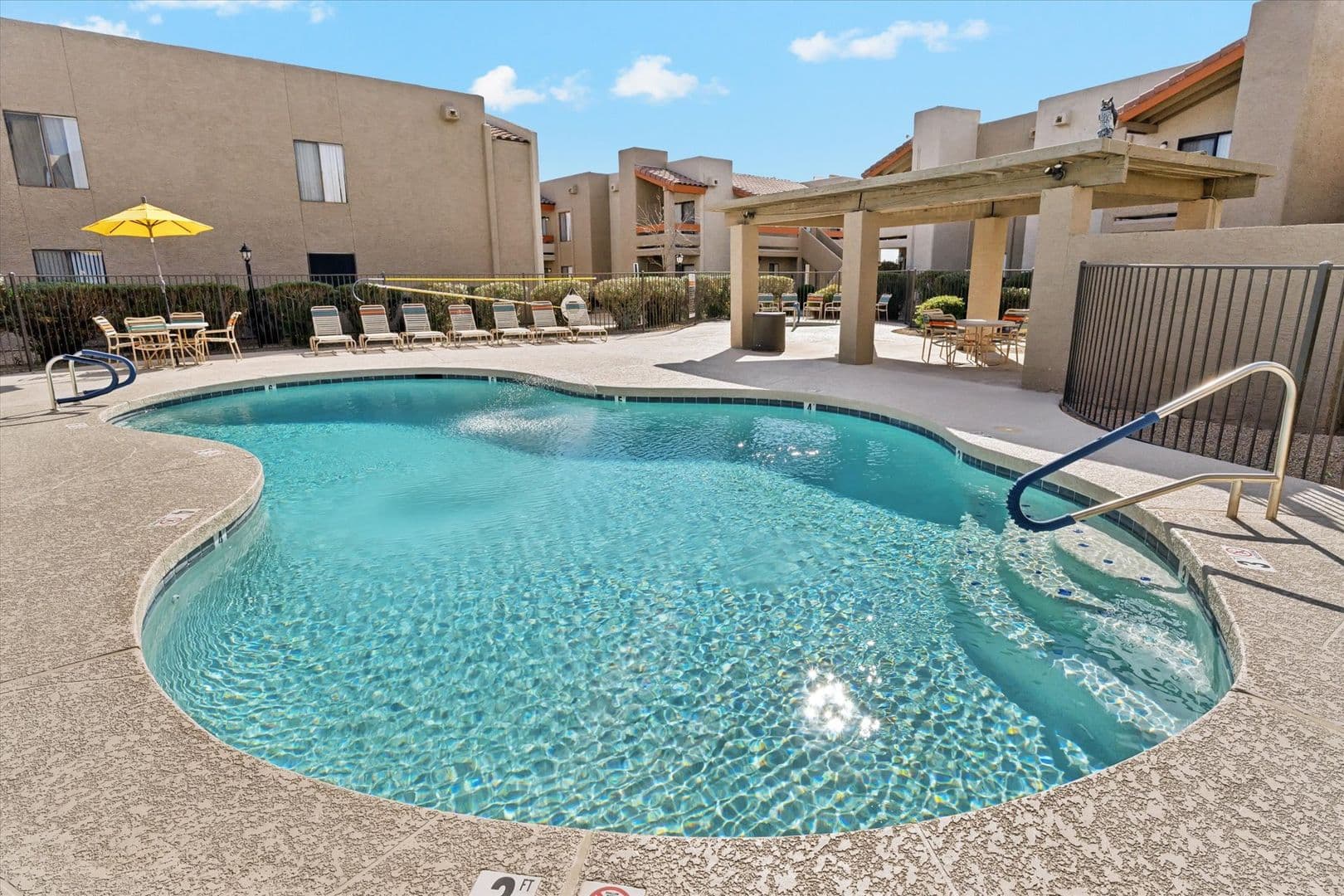 Mesa Apartment: 2940 E Broadway Road