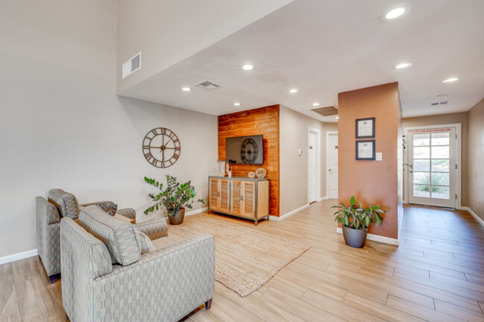 Phoenix Apartment: 12231 N. 19th Street