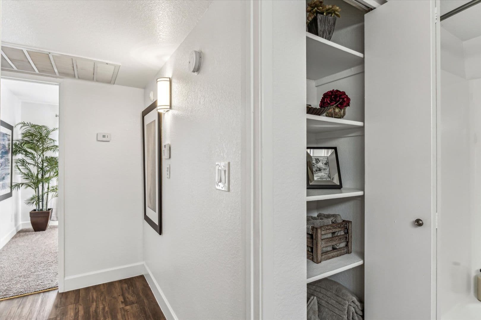 Mesa Apartment: 2940 E Broadway Road