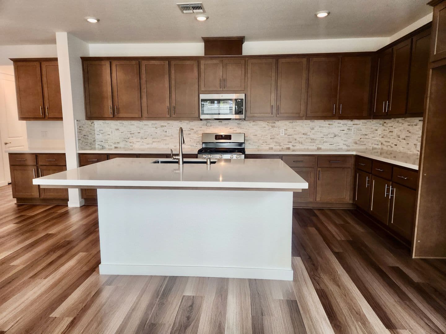 Granite Bay House: 6911 Peak Way