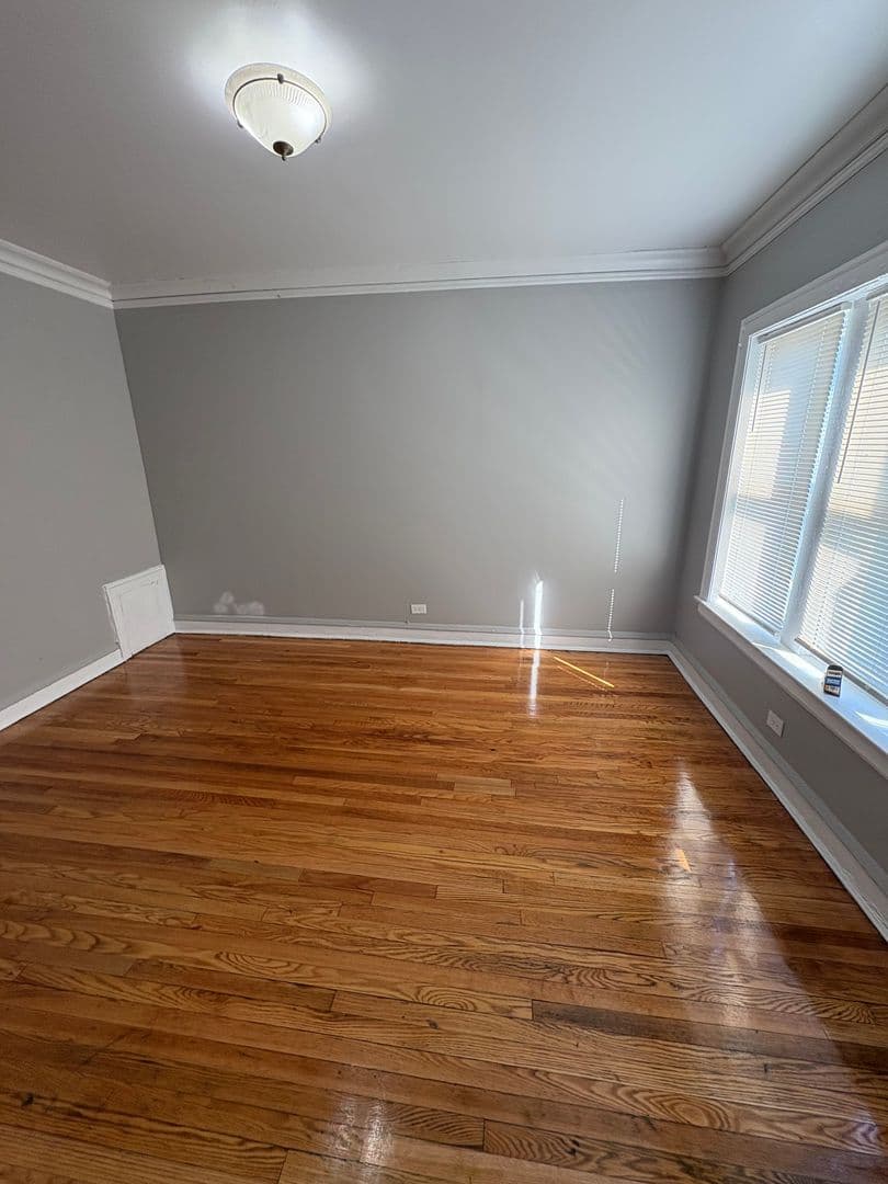 Chicago Apartment: 1733-39 East 75th St.