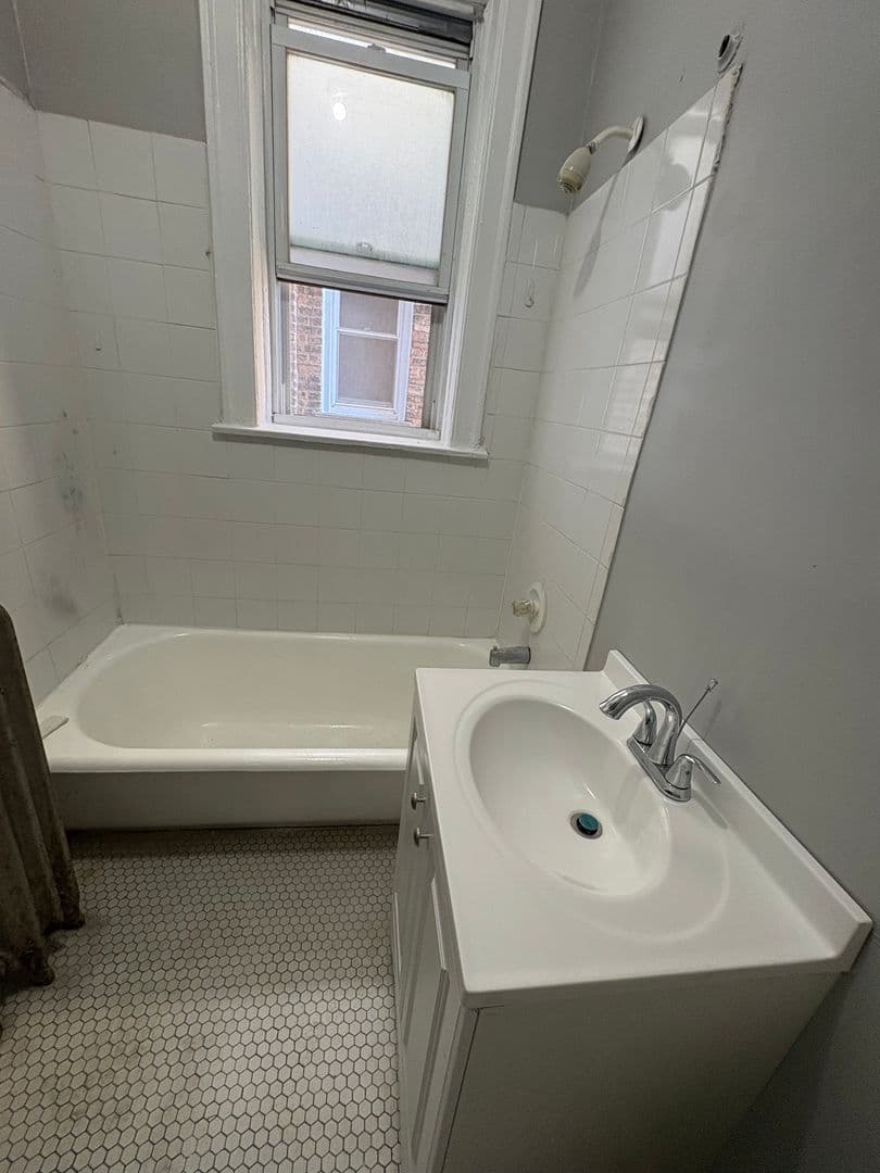 Chicago Apartment: 1733-39 East 75th St.