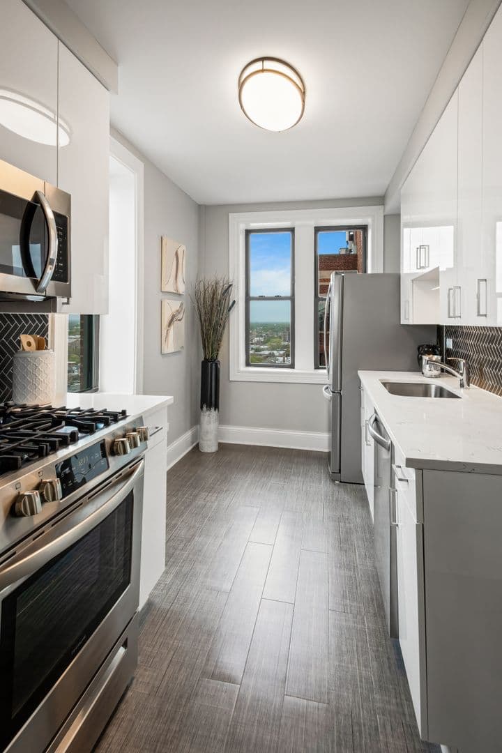 Chicago Apartment: 7000 S South Shore Dr.