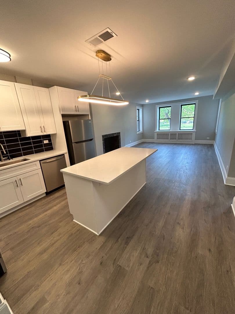 Chicago Apartment: 7000 S South Shore Dr.