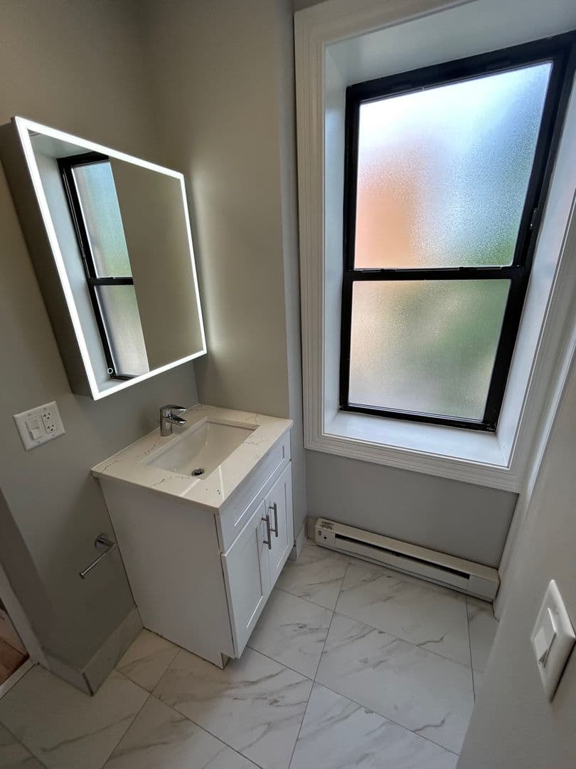 Chicago Apartment: 7000 S South Shore Dr.