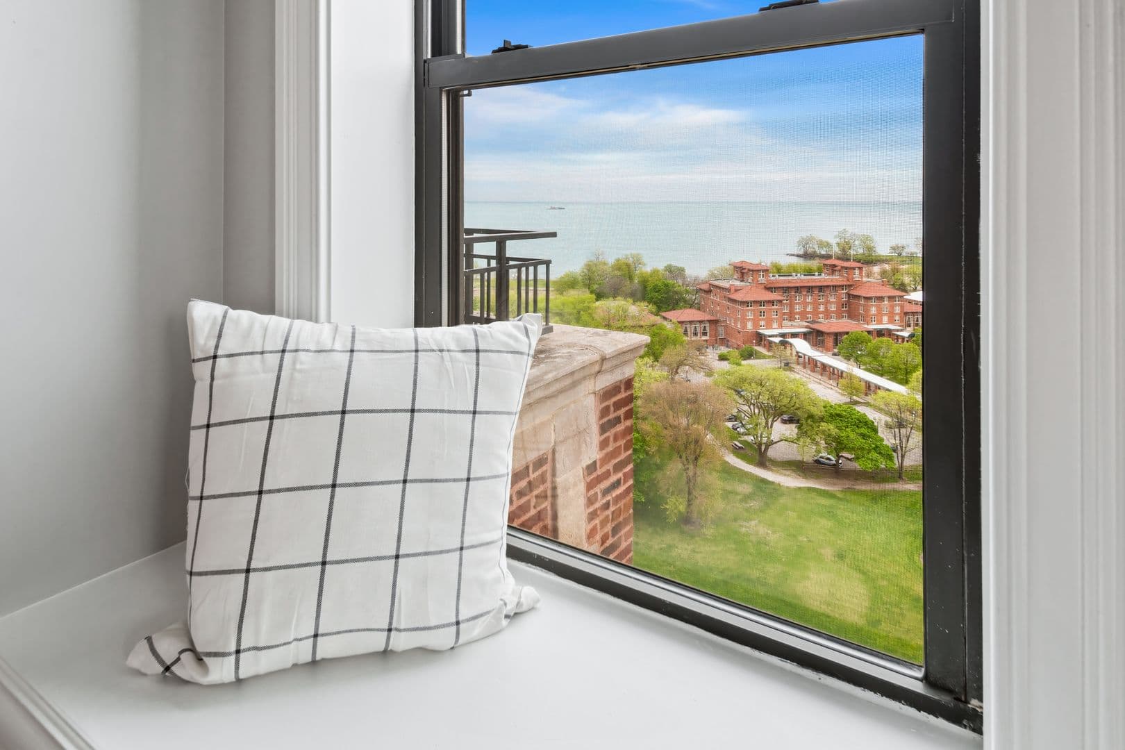 Chicago Apartment: 7000 S South Shore Dr.