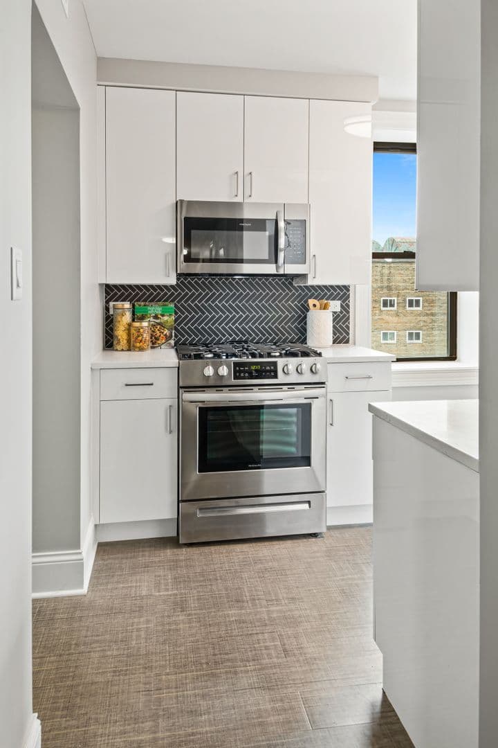 Chicago Apartment: 7000 S South Shore Dr.