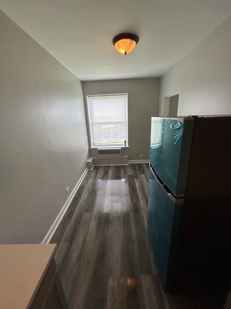 Chicago Apartment: 7100 S. South Shore Dr.