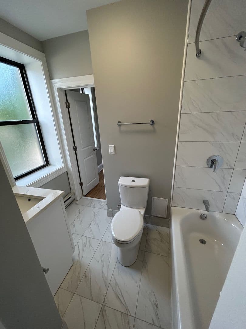 Chicago Apartment: 7000 S South Shore Dr.