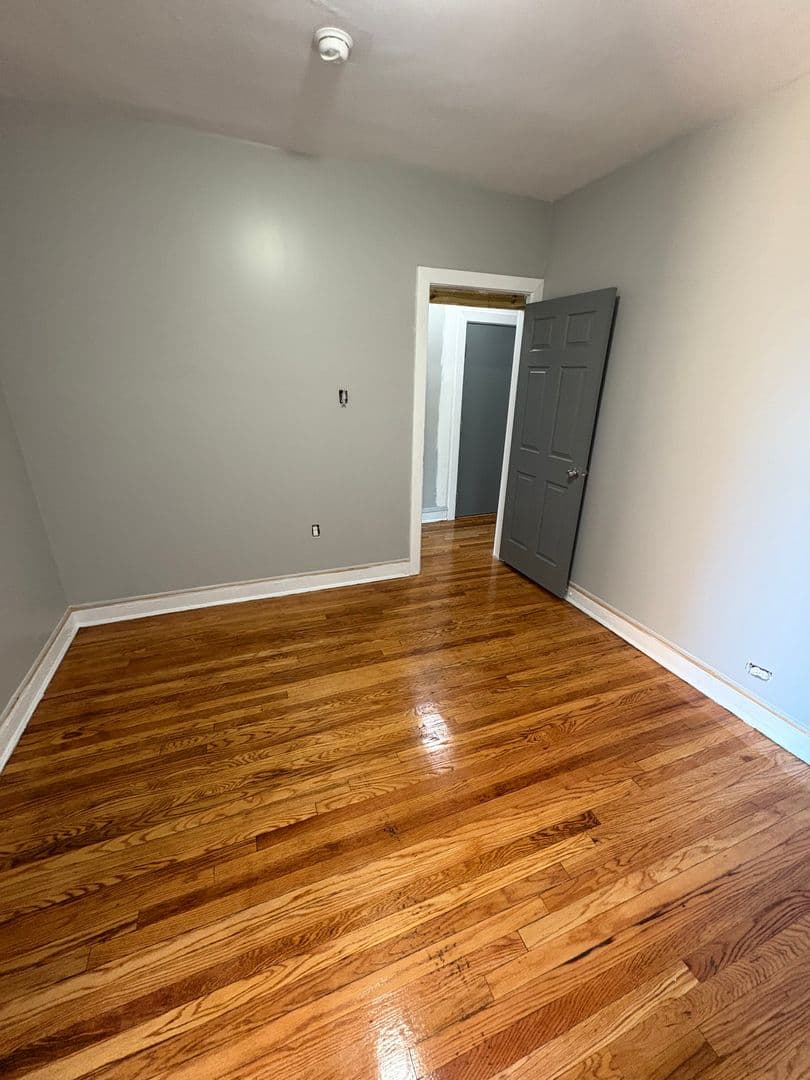 Chicago Apartment: 1733-39 East 75th St.