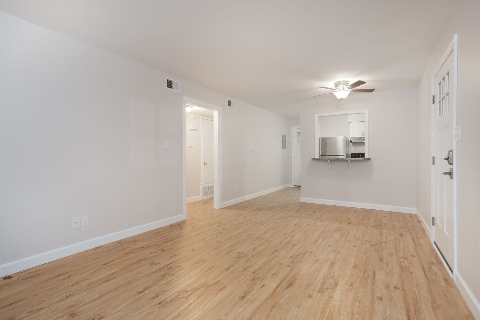 Elon Apartment: 739 East Haggard Ave.