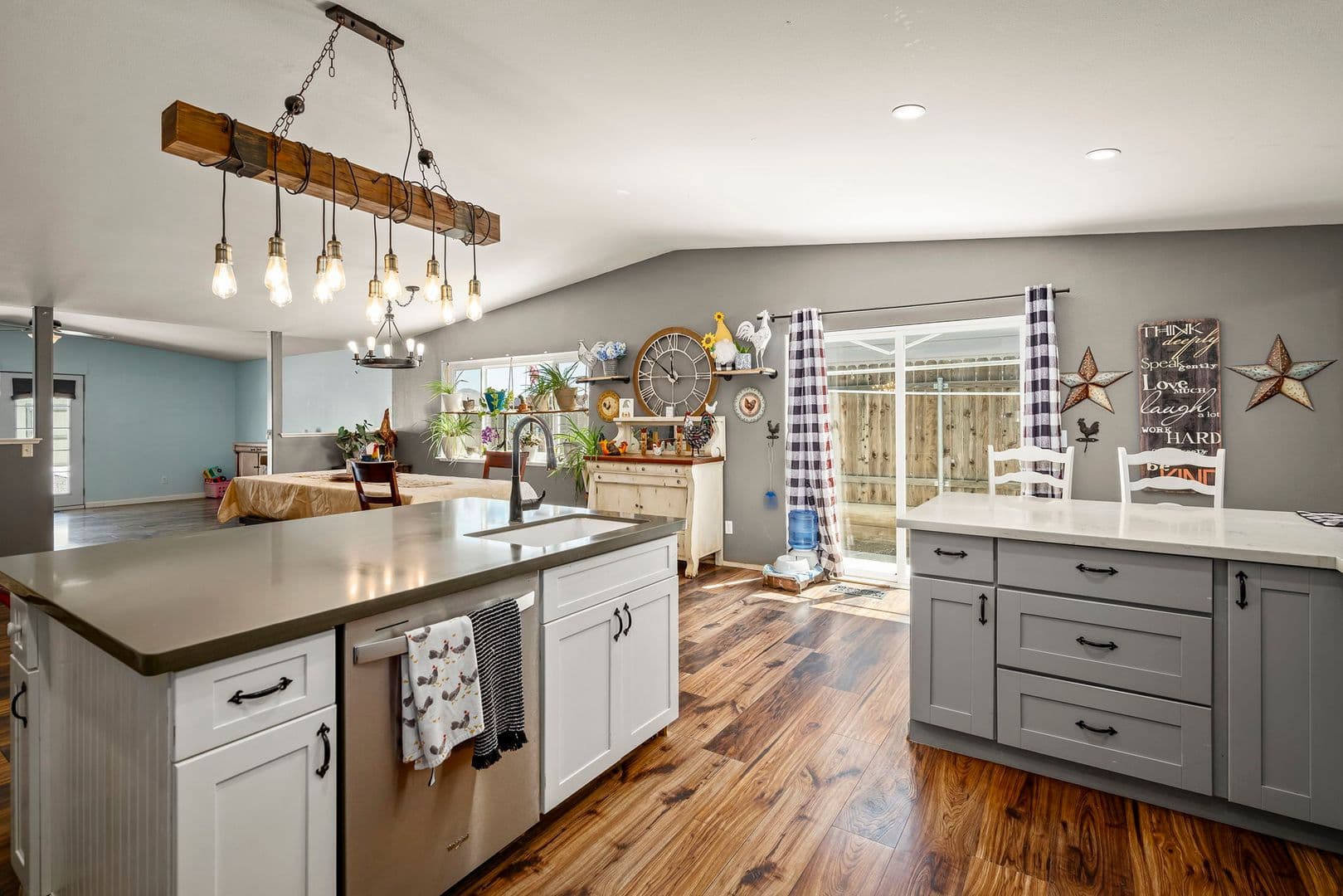 Dayton House: 2072 Lonnie Lane