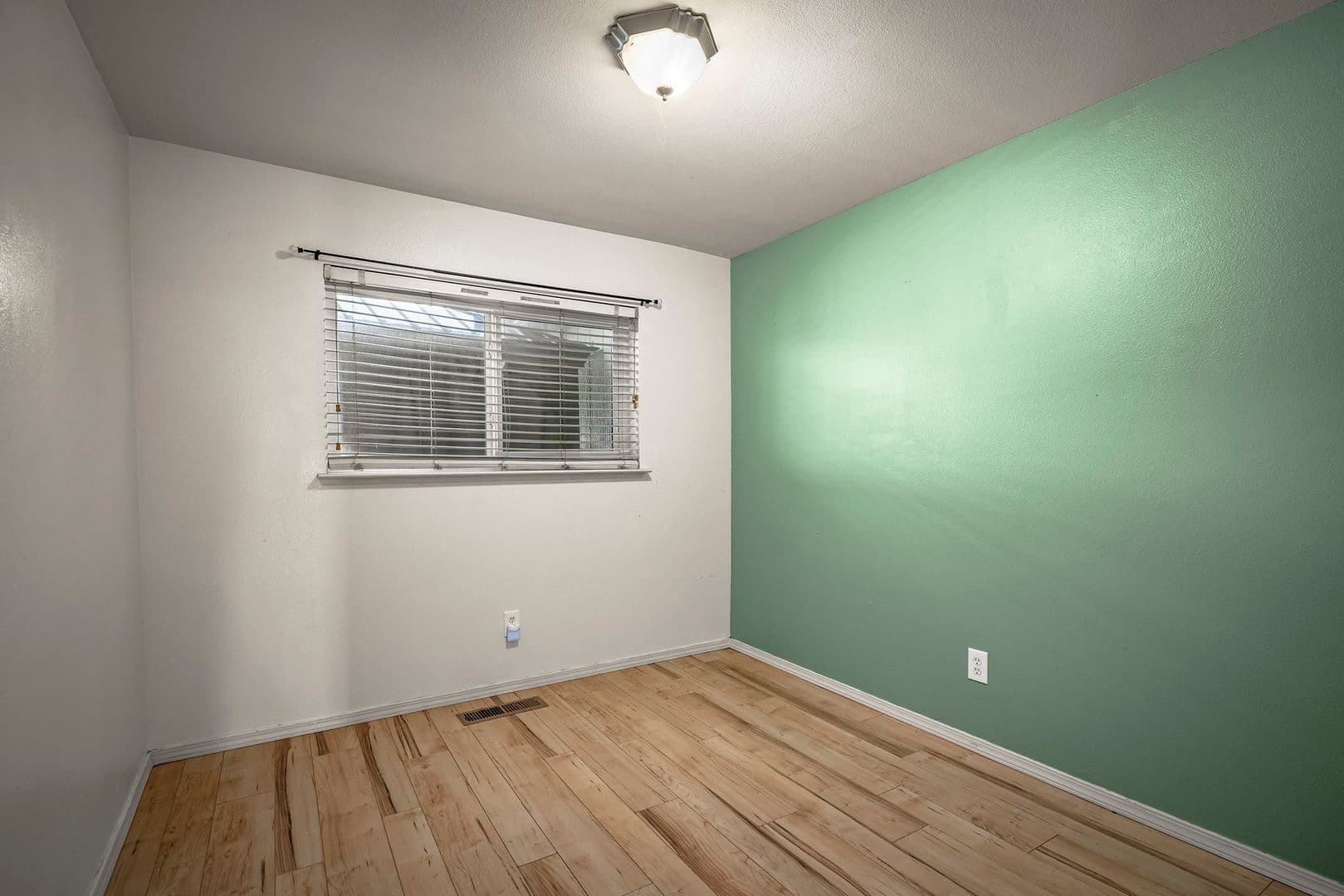 Dayton House: 2072 Lonnie Lane