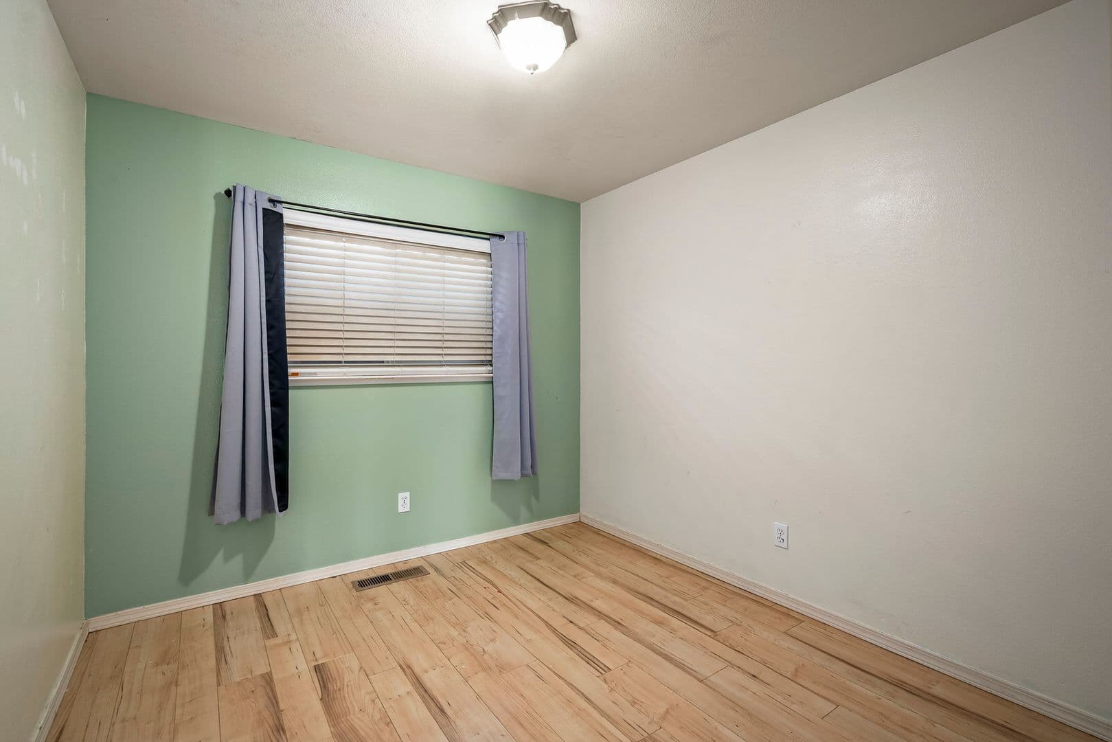 Dayton House: 2072 Lonnie Lane