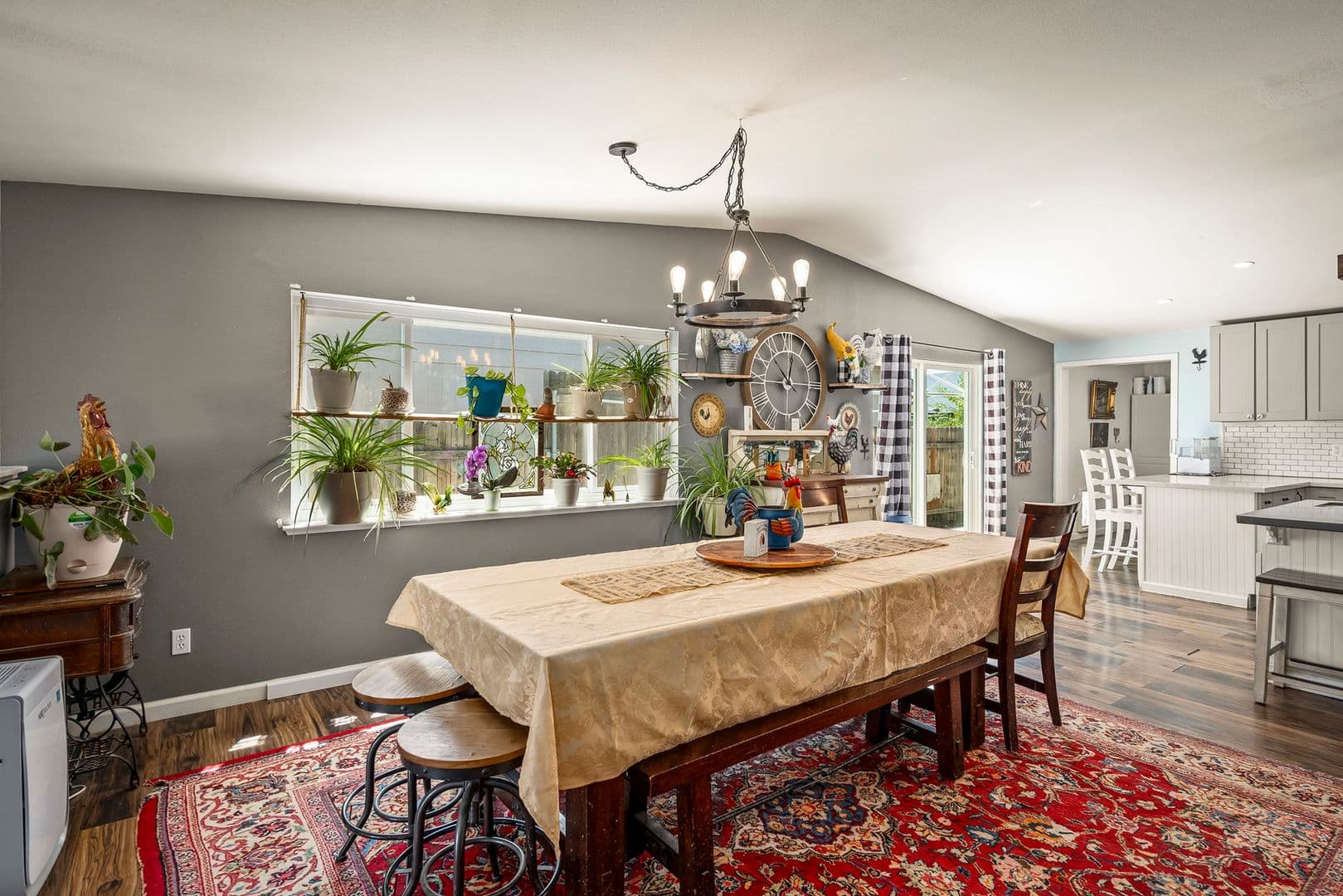 Dayton House: 2072 Lonnie Lane