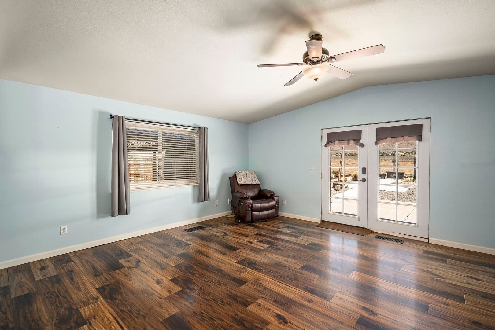 Dayton House: 2072 Lonnie Lane