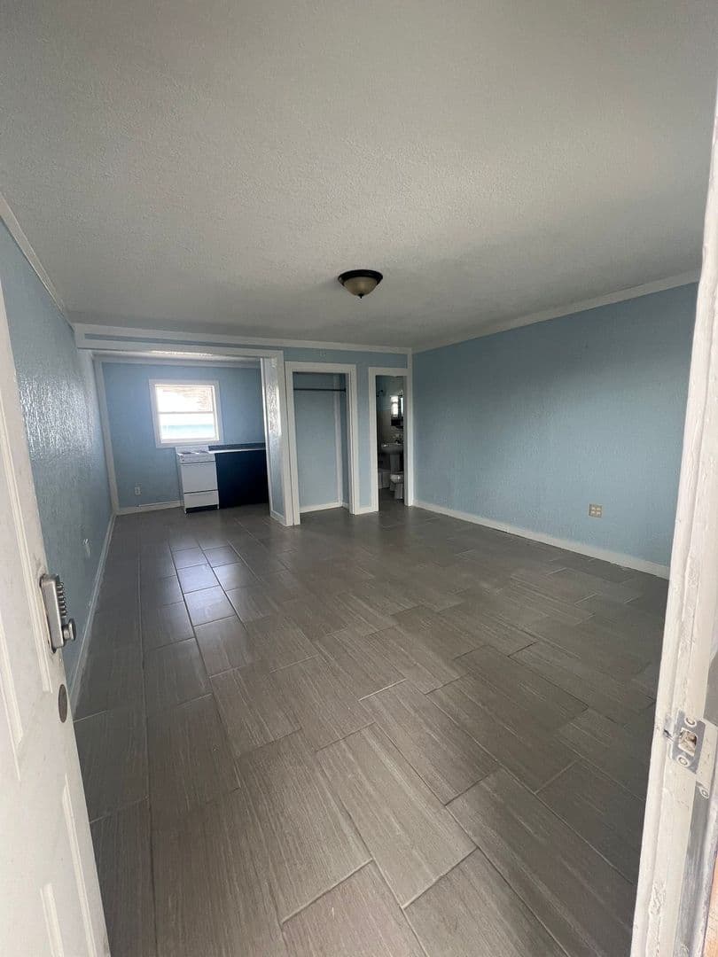 Daytona Beach Apartment: 1503 S Atlantic  Avenue