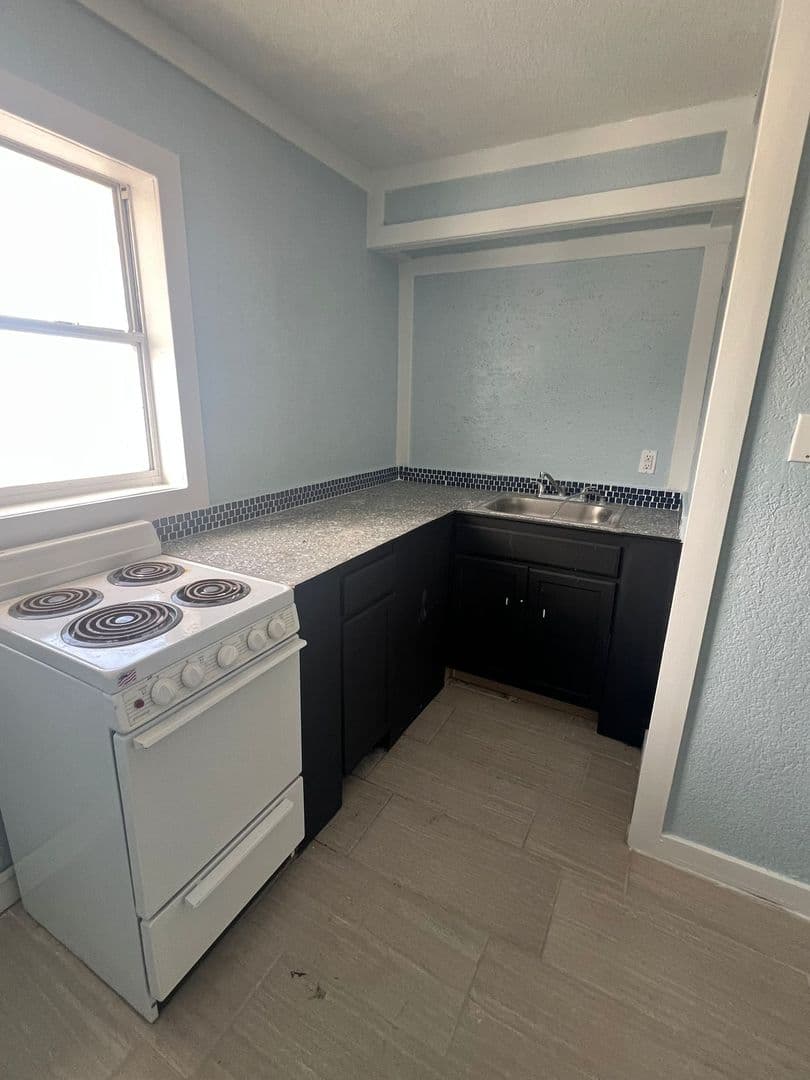 Daytona Beach Apartment: 1503 S Atlantic  Avenue