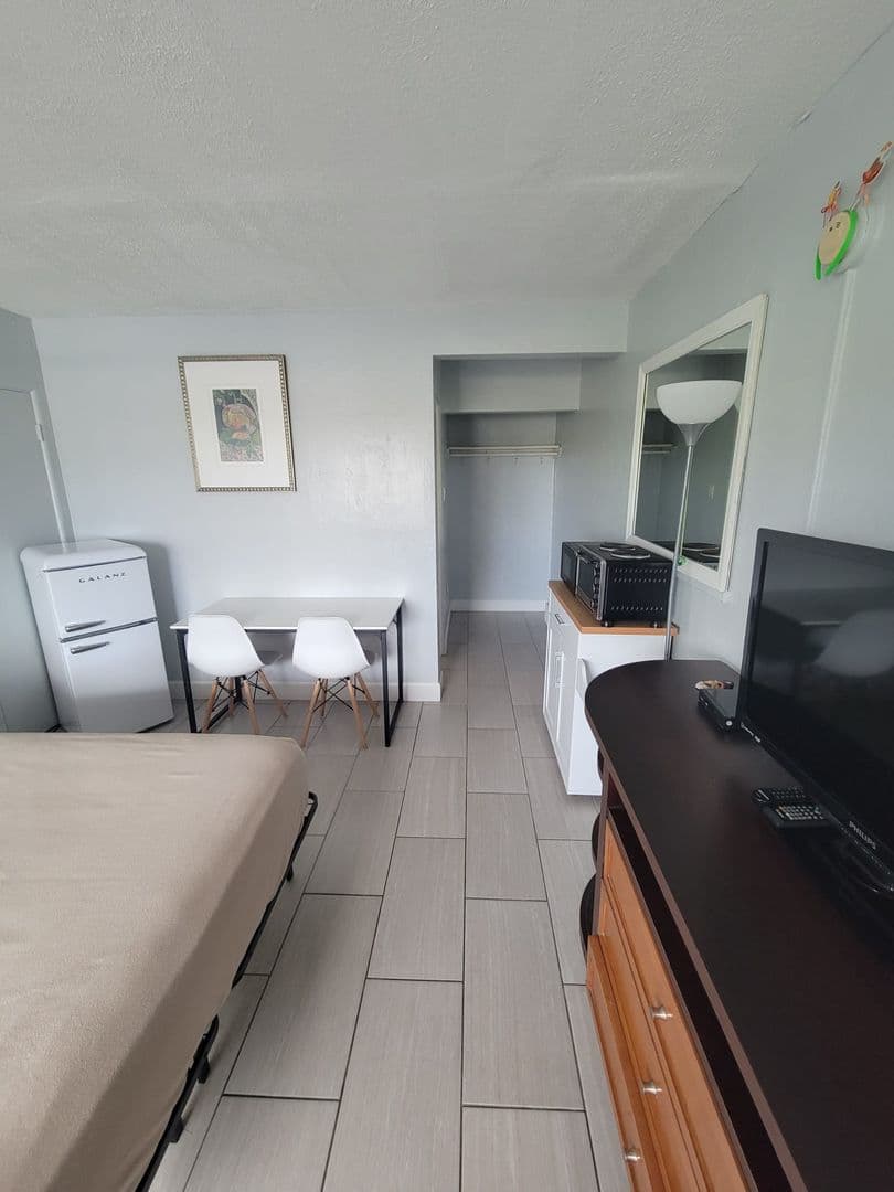 Daytona Beach Apartment: 1503 S Atlantic  Avenue