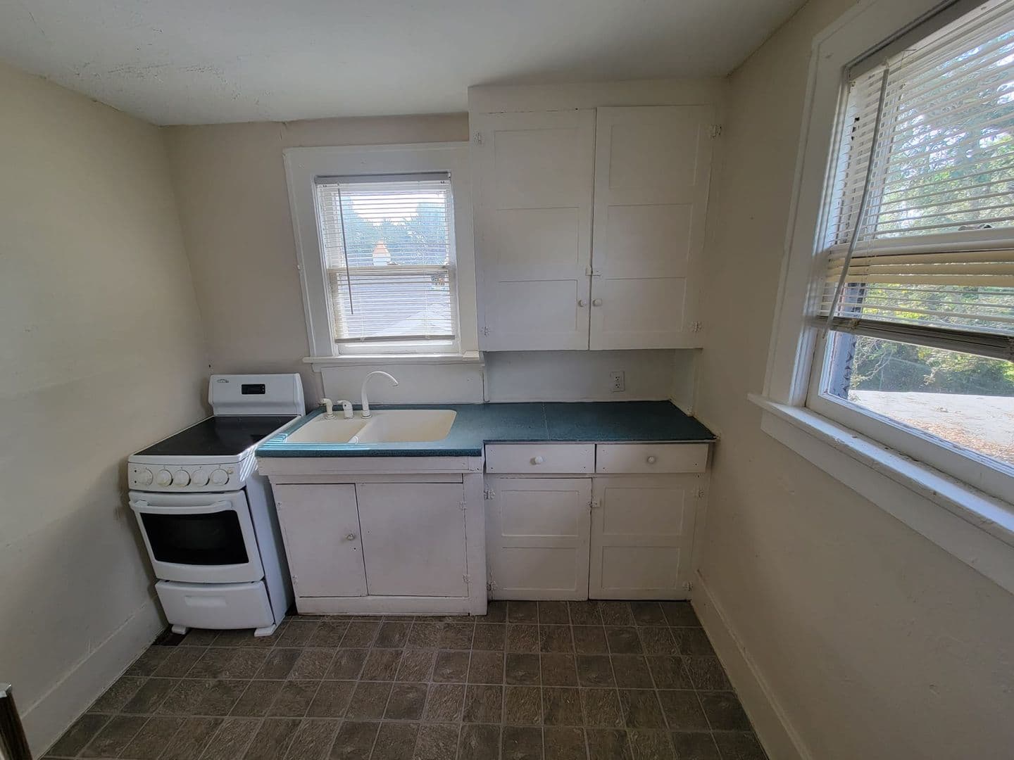 DAYTONA BEACH Apartment: 212 S OLEANDER AVE