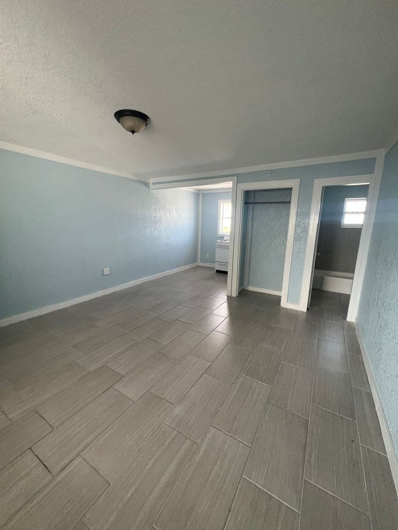 Daytona Beach Apartment: 1503 S Atlantic  Avenue
