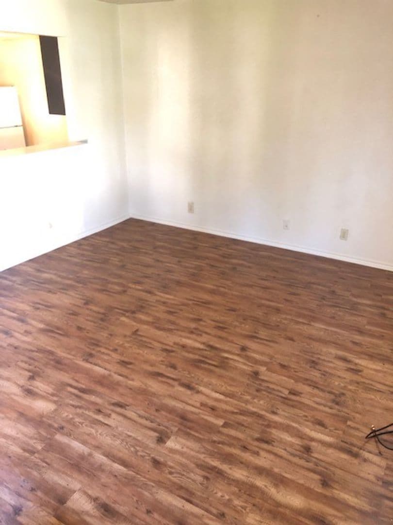 Denton Apartment: 2118 Stella