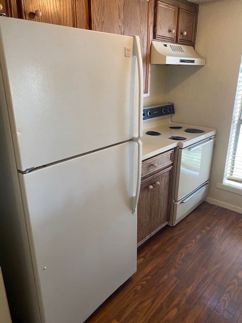 Denton House: 1505 N Locust St. #6