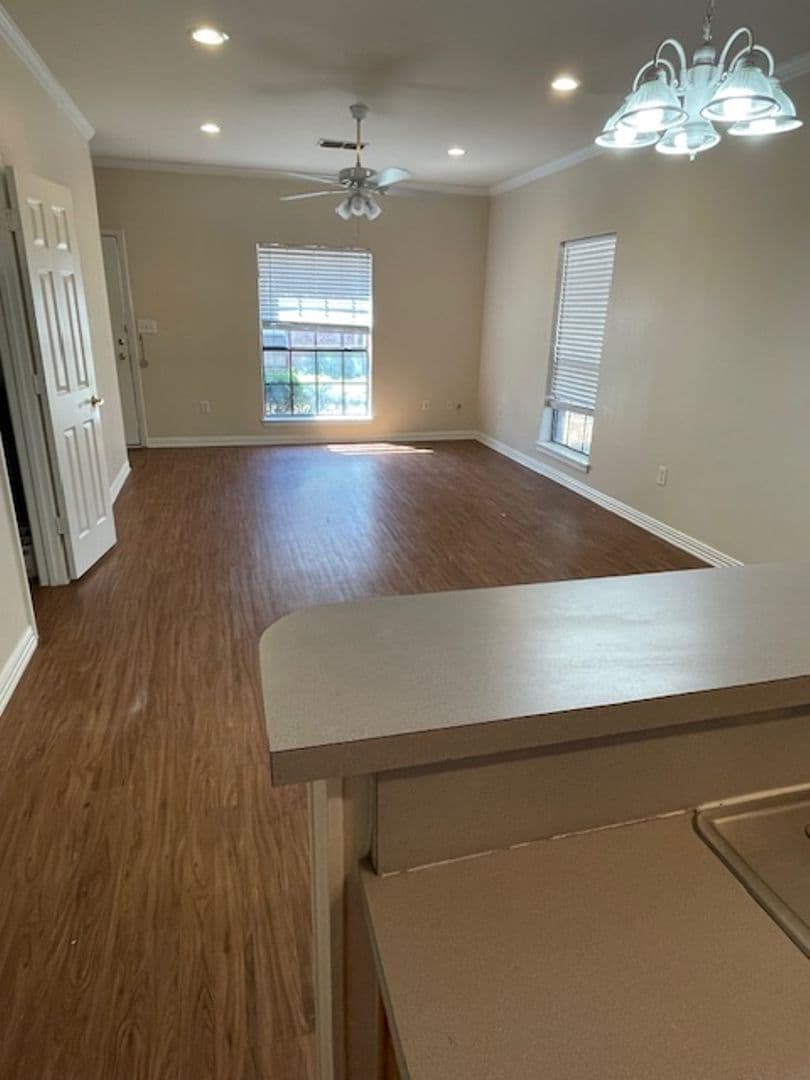 Denton House: 2208 N Carroll #1