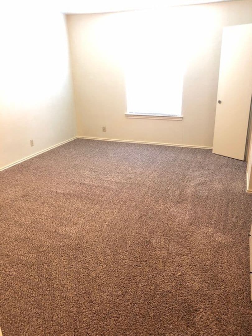Denton Apartment: 2118 Stella