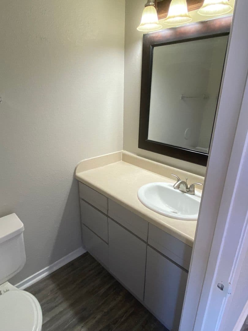 Denton Condo: 652 W. Collins St.