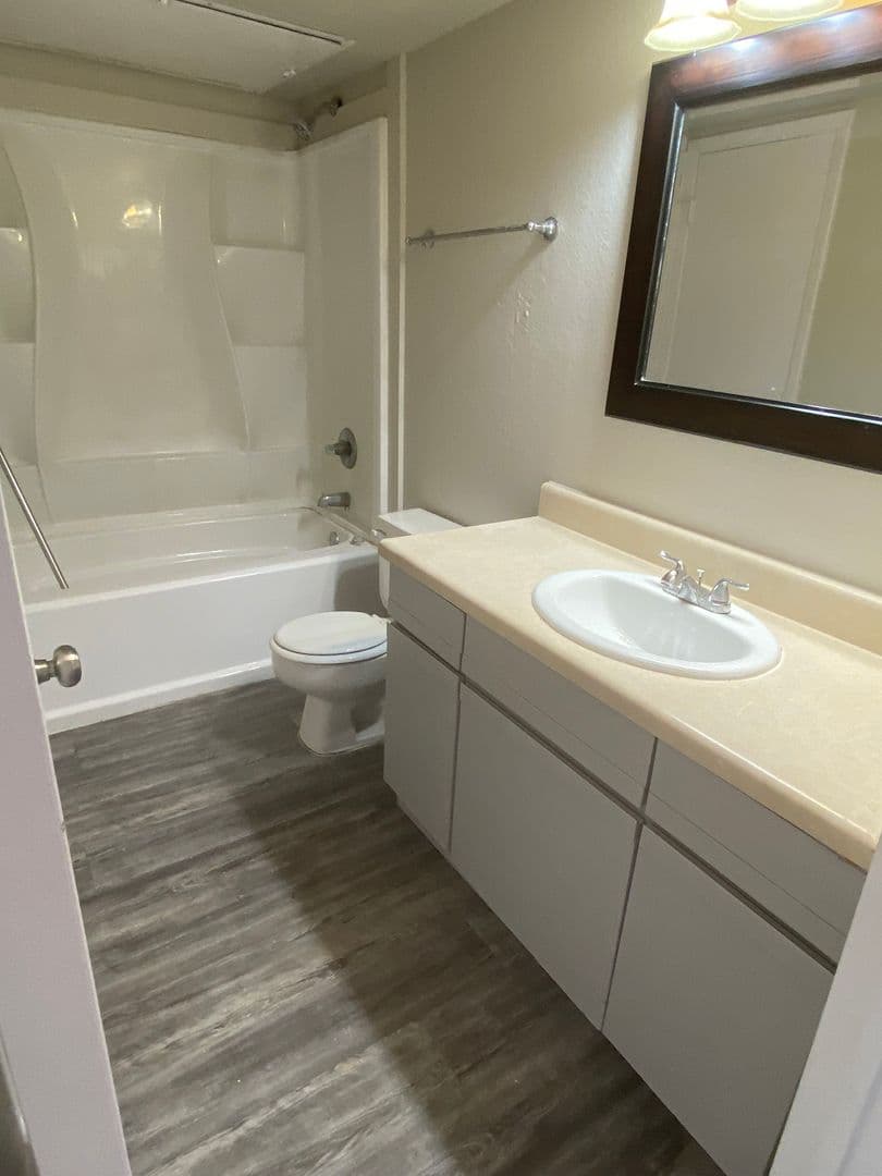 Denton Condo: 652 W. Collins St.
