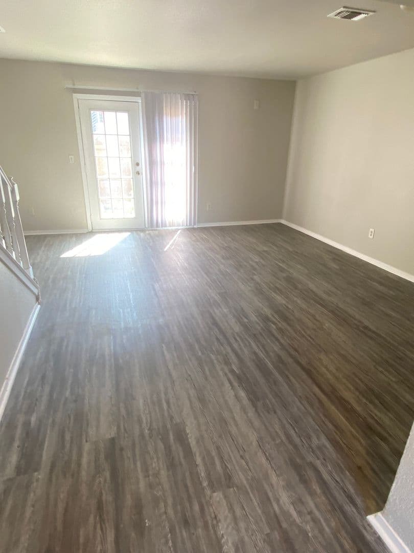 Denton Condo: 652 W. Collins St.