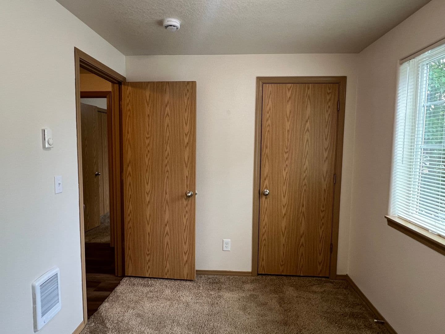 Salem Apartment: 620-636 Browning Ave S